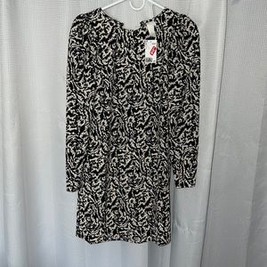 Black & White dress with cap sleeves